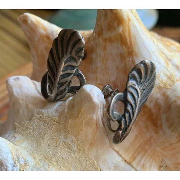 Native American Earrings Floral Leaf Sterling Silver Screw Back Earrings Vintage - Picture 7 of 11